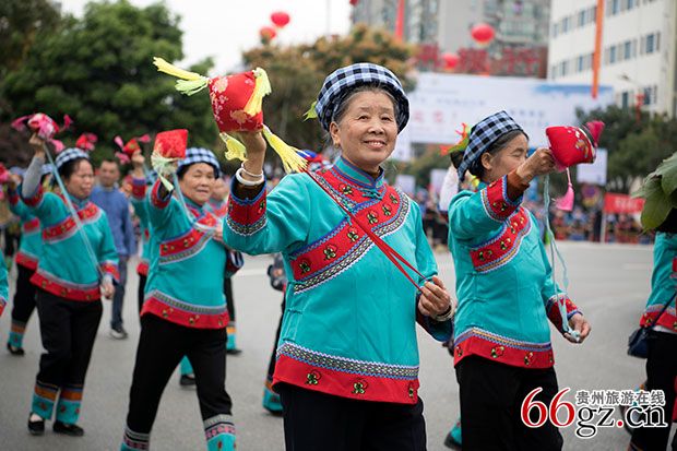 布依族人口_布依族历史 布依族人口有多少分布在哪里(3)