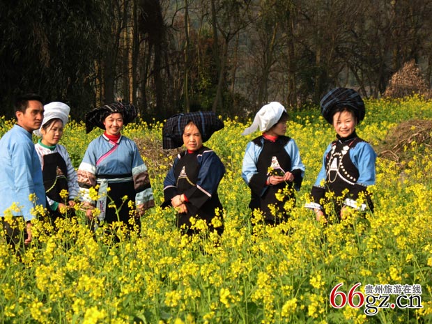 贞丰布依风情浪哨,是北盘江沿岸布依族青年男女自由择偶恋爱和交友的